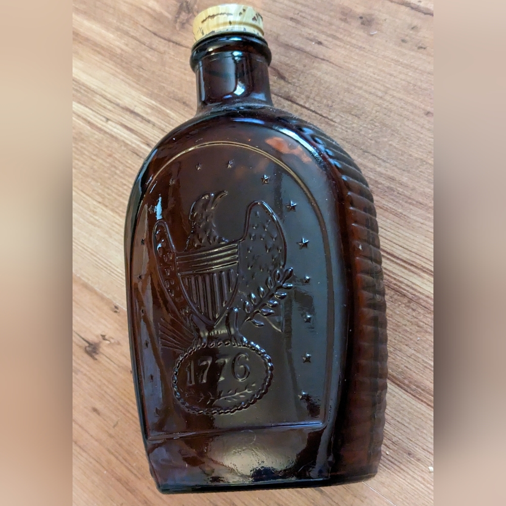 Vintage Bi-centennial 1776 Log Cabin Glass Syrup Bottle